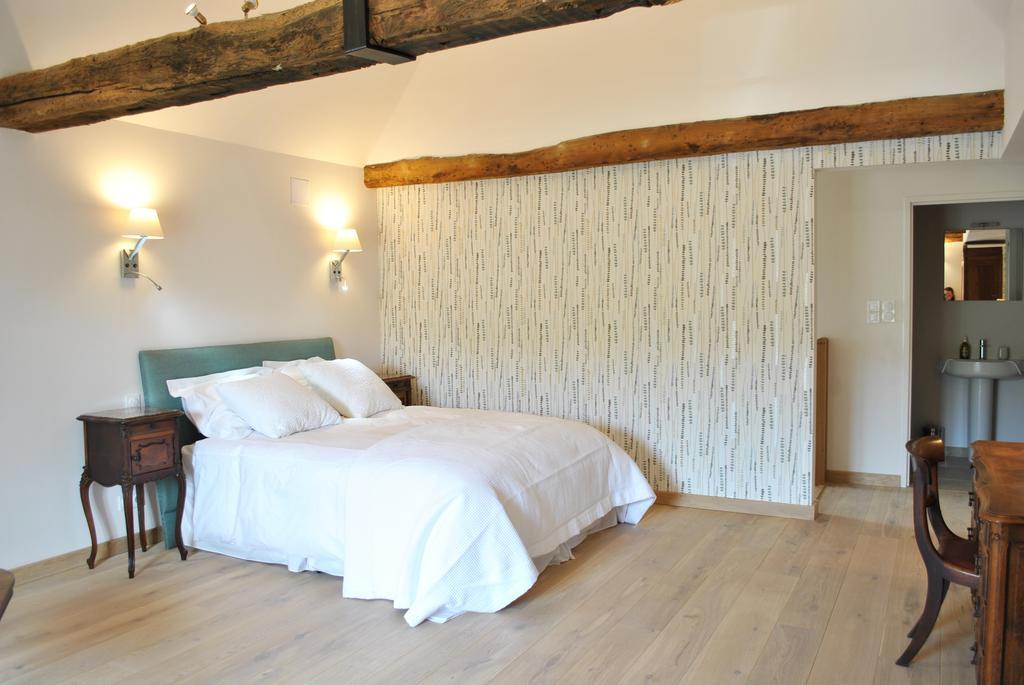 Bed and Breakfast Le Manoir De La Vieille Douve Bourg-d'Ire Pokój zdjęcie
