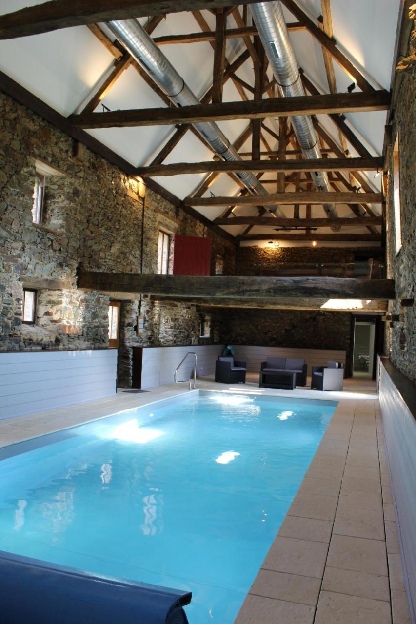 Bed and Breakfast Le Manoir De La Vieille Douve Bourg-d'Ire Zewnętrze zdjęcie